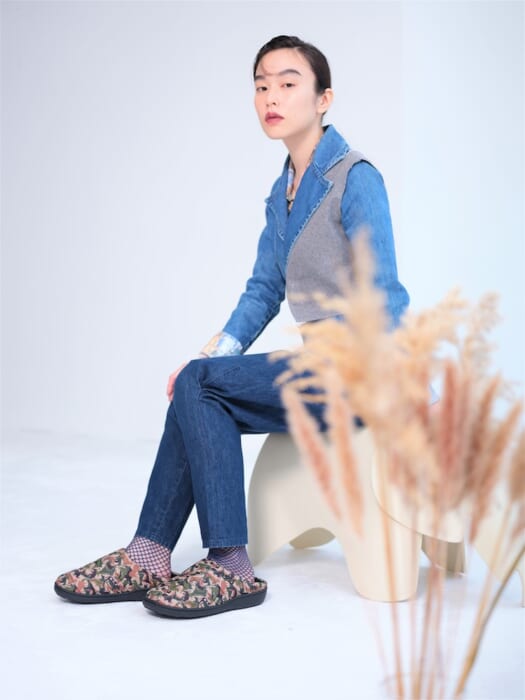 For winter feet, we have the Subu Down Sandal. The four graphical models were born from a chance encounter with Ely Kishimoto, the poster child of textiles.