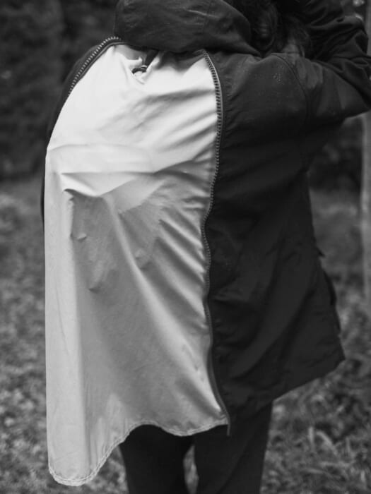 バンブーシュートとマウンテンリサーチ、強力タッグが手がけた「バックパッカーのためのモッズコート」とは？