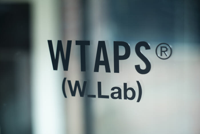 これから実店舗が歩むべき形のひとつではないでしょうか。ダブルタップスが南青山に実験室=ラボを完成させました。