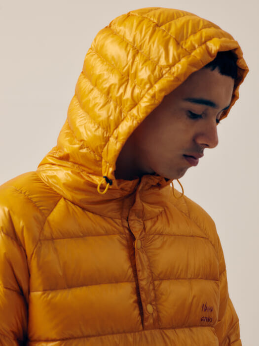 Yuru-Kamping" in the extreme cold and snow. With Gramichi and Nanga's collaborative clothing, winter camping is no problem.