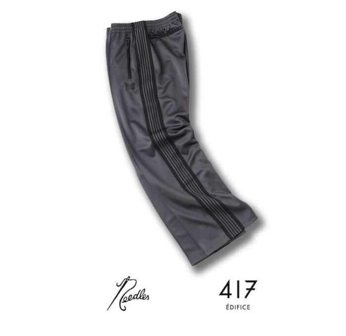 またまた出ます！ 今度のニードルズ × 417 エディフィスは、ダークグレーのトラックパンツ。