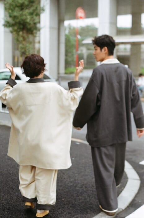 四六時中、ゆるゆるでいたい君に。オーバーサイズの申し子ショップSkoolがノウハウとつくった、世にも大きなパジャマの話。