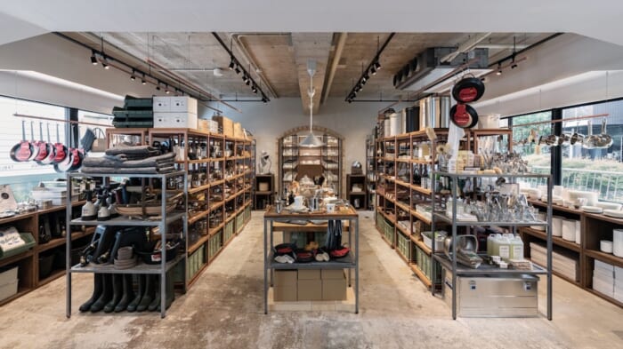 【FOCUS IT.] Spotlight on Hidden Goods. Lost and Found, a general store by Nikko, a western tableware company, is now open.