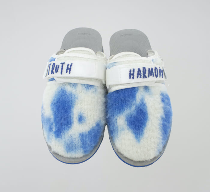 カシミヤ × サンダル、一体何が起こる？ ジ エルダー ステイツマンとスイコックのコラボを確かめてみてください。