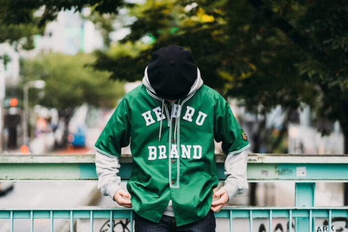 Big eyes of frogs and goggles, draw you in. Hebrew Brantley and 2G are collaborating on this item.