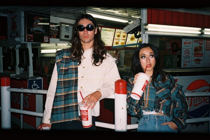 ブギウギワークスとアンドユーが2度目のコラボ。遊びの効いた、分解できるジャケットが登場です。