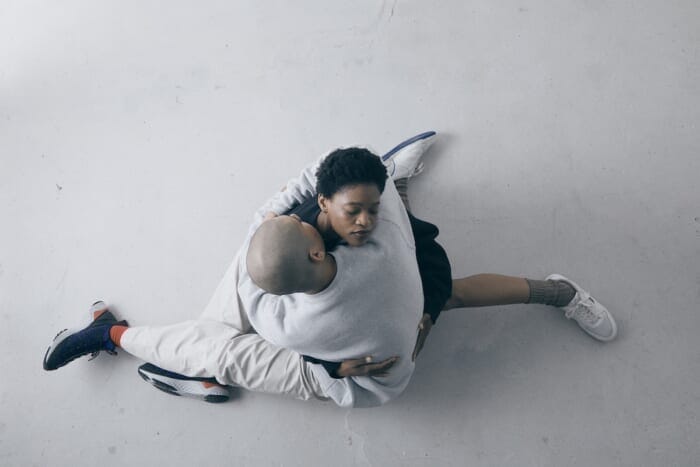 12年の感謝を込めて。名古屋のコミュニティスポットが贈りだす、上質なスウェットと、味わい深いスツール。