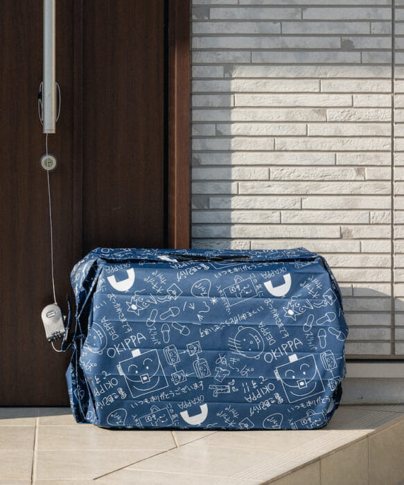 オキッパナシでも、安心です。フリークス ストアと加賀美 健さんの置き配バッグで、ついでに配達員さんをほっこりさせましょう。