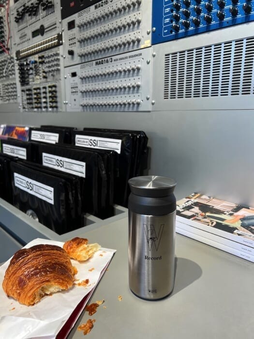 ウェイヴとレコード カルチャー マガジンがコラボ。カプセルコレクションに先駆け、キントー製のタンブラーが発売中です。