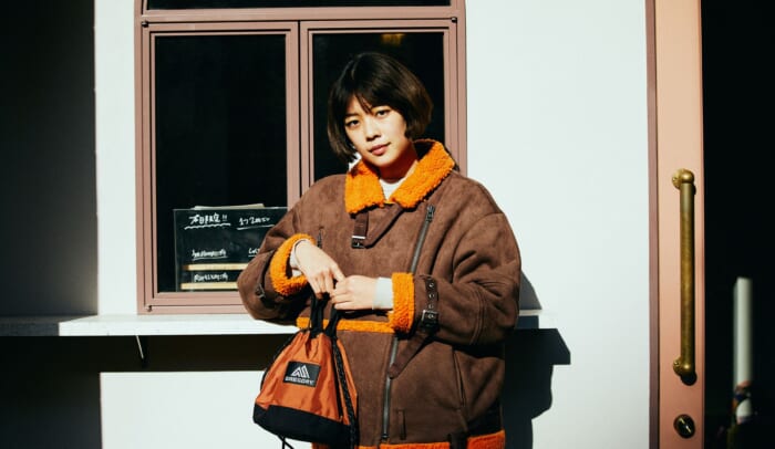 Cover all of GREGORY Model / Representative of catering company "Binaya" / Representative of "GO GIRL", Minaya Asano