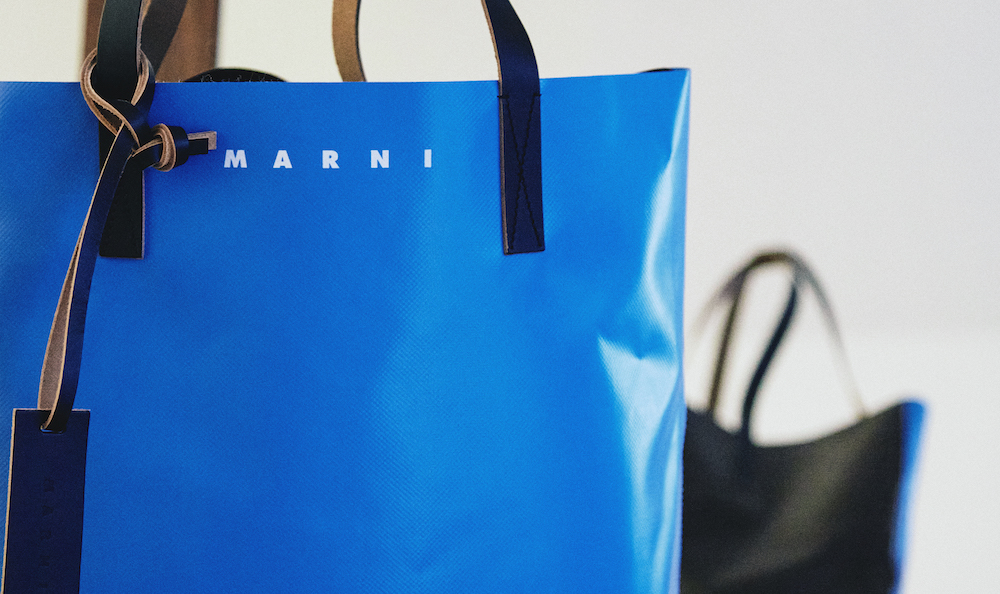 MARNI PVC トートバッグ ブラック ブルー　グッチさん MARNI PVC トートバッグ ブラック ブルーグッチさん