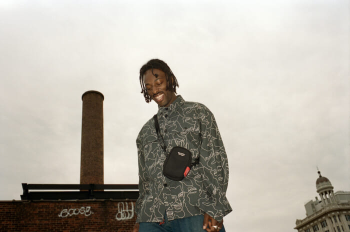 控えめな主張、抜群の汎用性、安定のタフさ。マンハッタンポーテージからフォントロゴを用いた新定番ラインが登場。