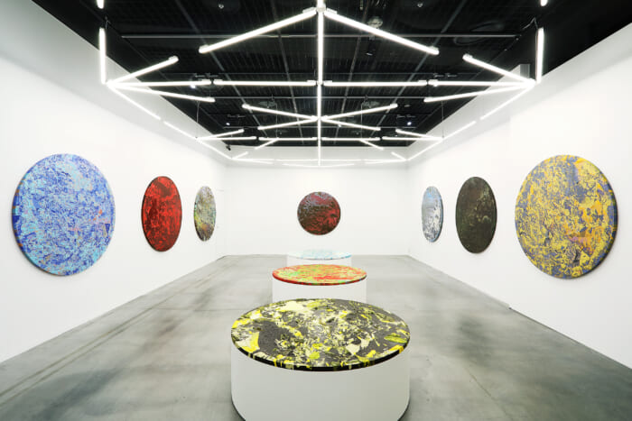 Up-and-coming artist Melody Nakanishi presents a large-scale new series of works at Diesel Art Gallery. Analog and digital intersect.