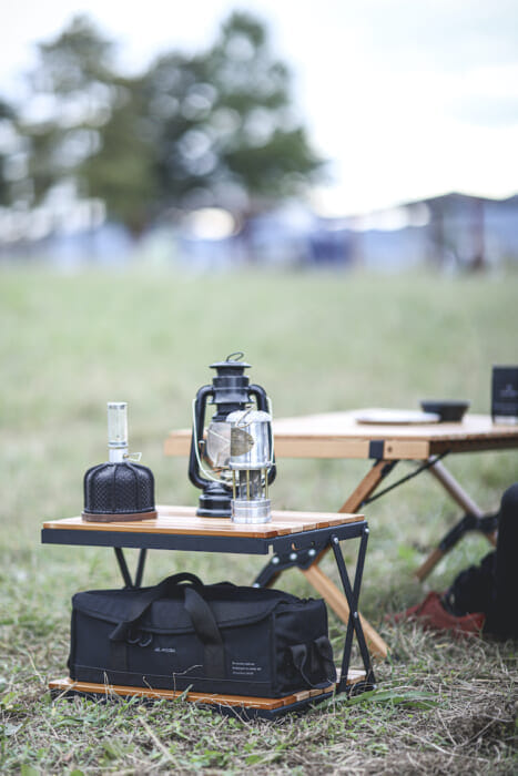 ウッドにスチールを添えて、上品なキャンプサイトづくり。アノバの新作で叶います。