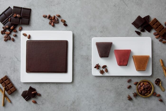 A mouse pad that looks just like chocolate and a coin case that you can make yourself. Tsuchiya Bag Factory's Valentine's Day gift is different.