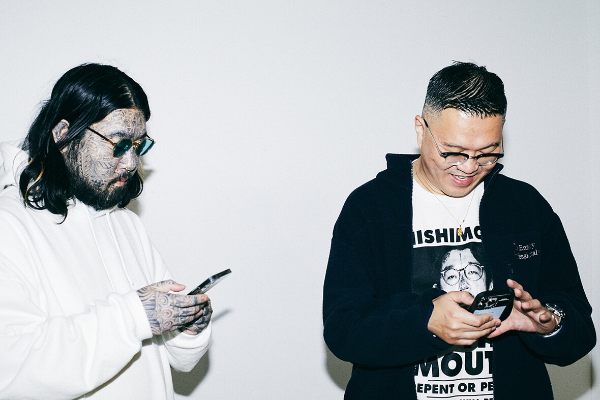 西本克利連載。シソンヌ・長谷川忍と語る、ファッションとお笑い