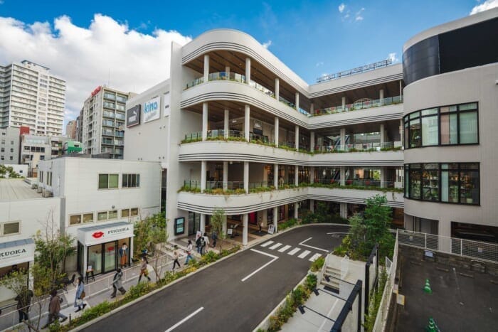 The beginning of a new culture . Report on the first event at Fukuoka's new landmark, the Kaitak Square Garden.