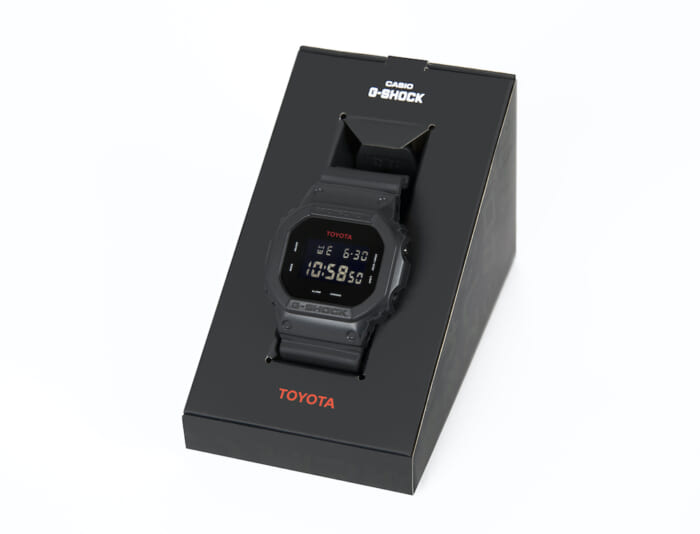 Collaboration between Toyota and G-SHOCK. This tough piece is painted in matte black.