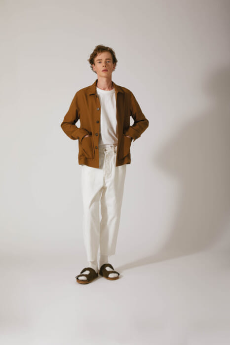 この春夏、ワードローブに加えたい有力候補。アウター代わりに羽織れる、バグッタのシャツ。