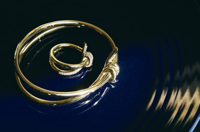 Series "Aspiring Masterpieces "No.243 Tiffany Jewelry pays homage to the place where the company was founded.