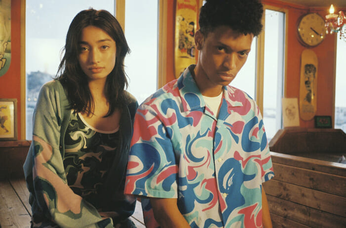 An aggressive item that reminds us that summer is coming. The second special look from Abasing Ape® is now available.