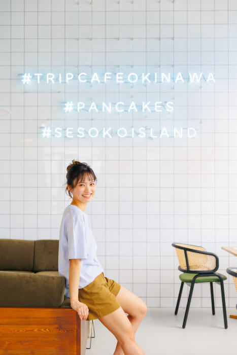 A new select store by Roberto Yoshida opened on Sesoko Island, which offers a spectacular view of cobalt blue.