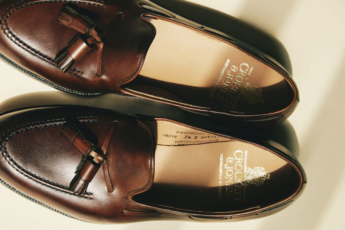 Series "Aspiring Masterpieces" No.250 Crockett & Jones tassel loafers that fit well on the foot.