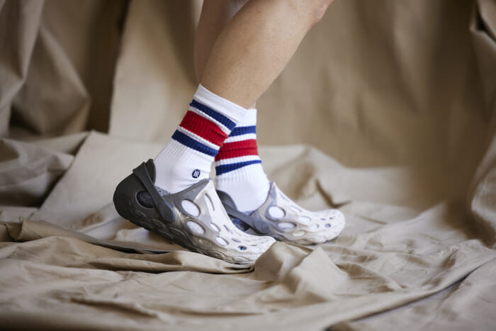 Merrell's popular HYDRO MOC, which continues to sell out, is now available in gradient colors. Expressing the movement of the river's surface.