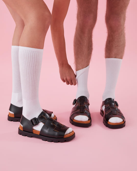 夏の足元に品格と遊びを。カンペールのポップアップが、BA-TSU ART GALLERYにて開催。