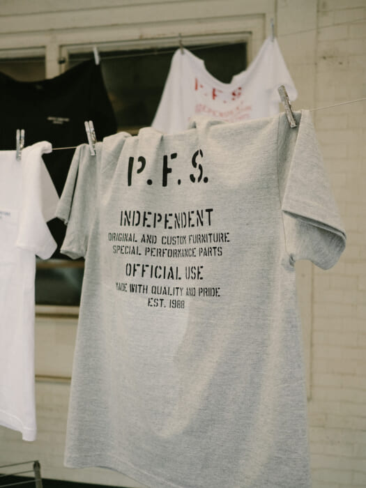 店員さんが着てる服に惹かれちゃうひとへ、この1枚。P.F.S.のスタッフTシャツ2022年バージョン、すでに売り切れ間近です。