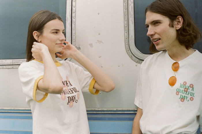 特別な1日を演出する、ハブアグレイトフルデイとフリークス ストアのコラボがリリース。