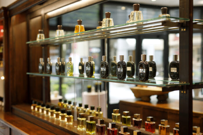 フェートンが金沢につくる、ニッチフレグランスの2つ目の専門店。訪れるひとをめくるめく香りの世界へと誘います。