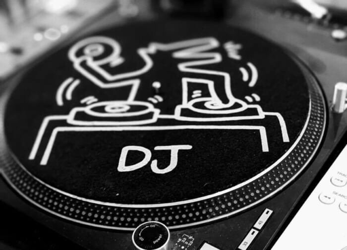 二葉の屋上で、DJで、昼飲みで、最高になりましょう。DASKでデイイベントがこの土曜日に開催です。