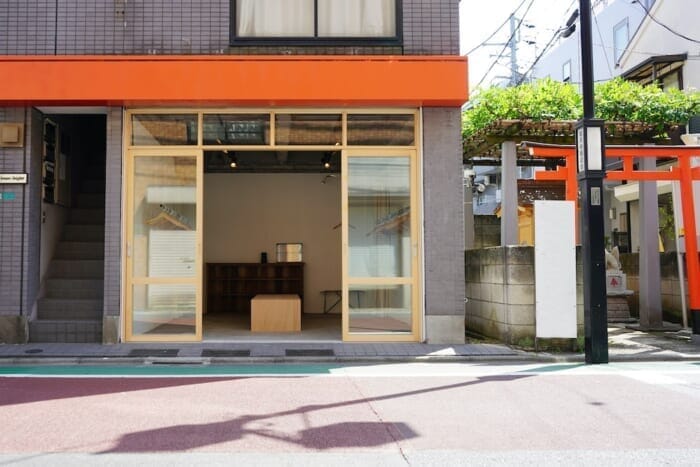 祐天寺に新たな古着屋がオープン。“鳥居の隣のトナリ”と覚えておくのが吉。