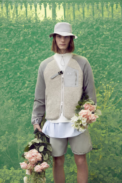 New from Dior and a collaboration with Birkenstock. An extraordinary love for gardening has resulted in a product that is both functional and elegant.