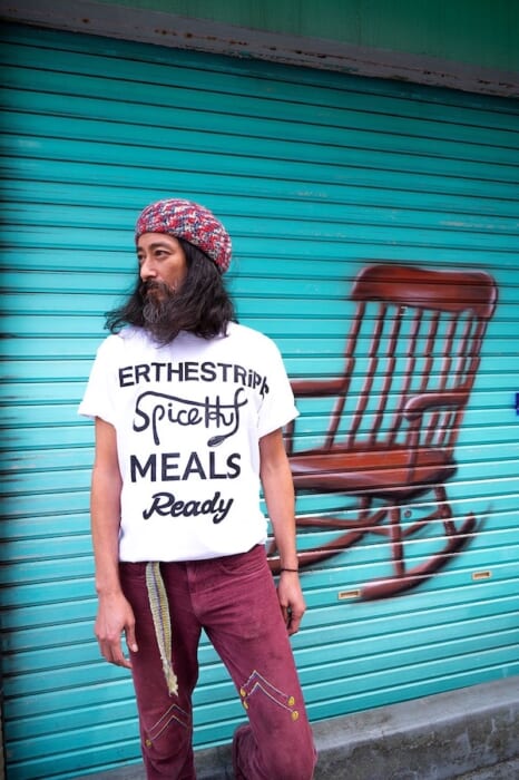A collaboration of clothing, food, and art woven by curry. A spicy initiative by Spice Hut, a borrowed curry shop in Shinjuku, will be launched.