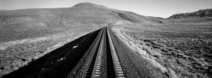 Stillness and movement are stillness. What did photographer Keisuke Nagoshi see during his three weeks of wandering in America?