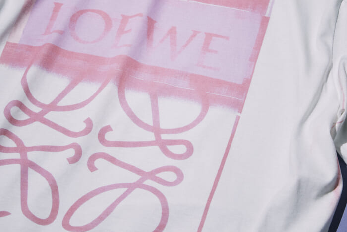 連載「憧れの逸品」No.262 夏に映えるロエベのTシャツ。