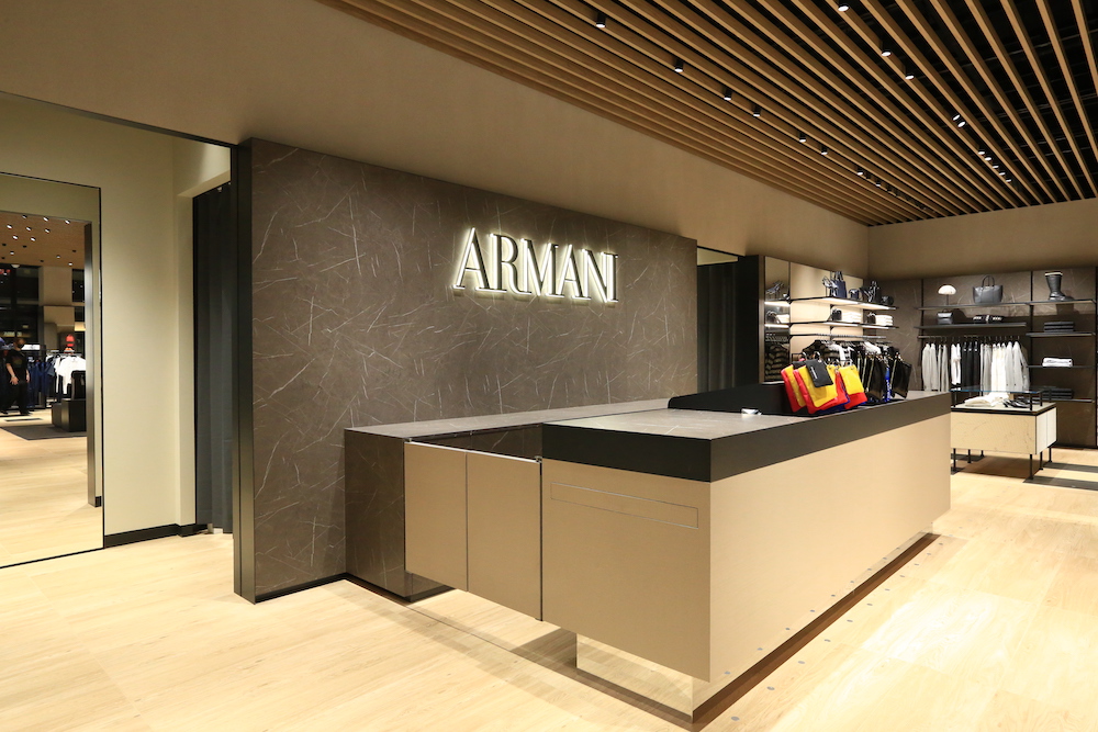 Environmental consideration is not only in the production of clothes but also in the creation of stores. Armani s outlet stores are fully introducing the Green Concept Armani Outlet Shops in HOUYHNHNM