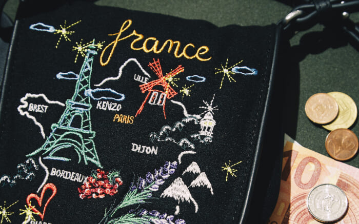 Series "Aspiring Masterpieces" No.261 Kenzo bags that blend Japanese, French, and American cultures.