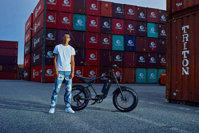 KANDYTOWN's IO is featured in the visuals! ARCHON TR1, an electrically power assisted bicycle that expands your playtime, is now available.