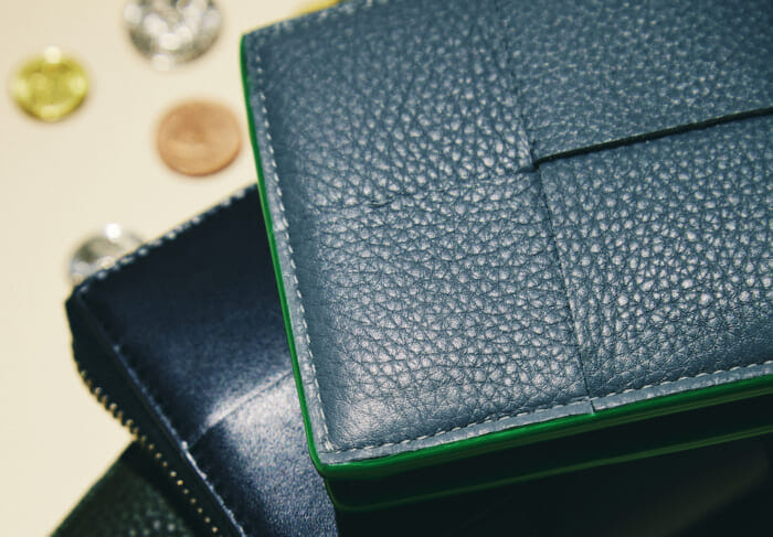 連載「憧れの逸品」No.266 マキシイントレチャートの持ち味が増すボッテガ・ヴェネタのウォレット。