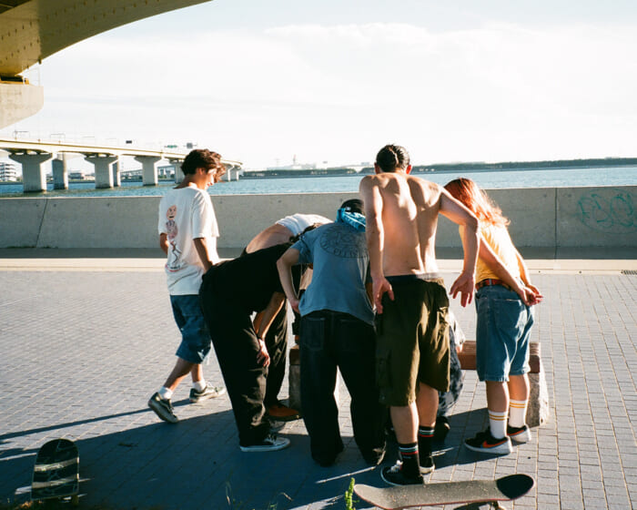 ディアスポラスケートボーズが映すニューエラのムービーは、ひと夏のスケートトリップに思い出とスタイルを込めて。