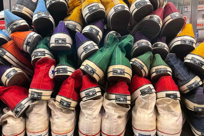 コンバースのヴィンテージスニーカーが100足以上並ぶポップアップイベント！ ファン垂涎のお宝を集めたのは、下北の名店 “SOMA SHIMOKITAZAWA” です。