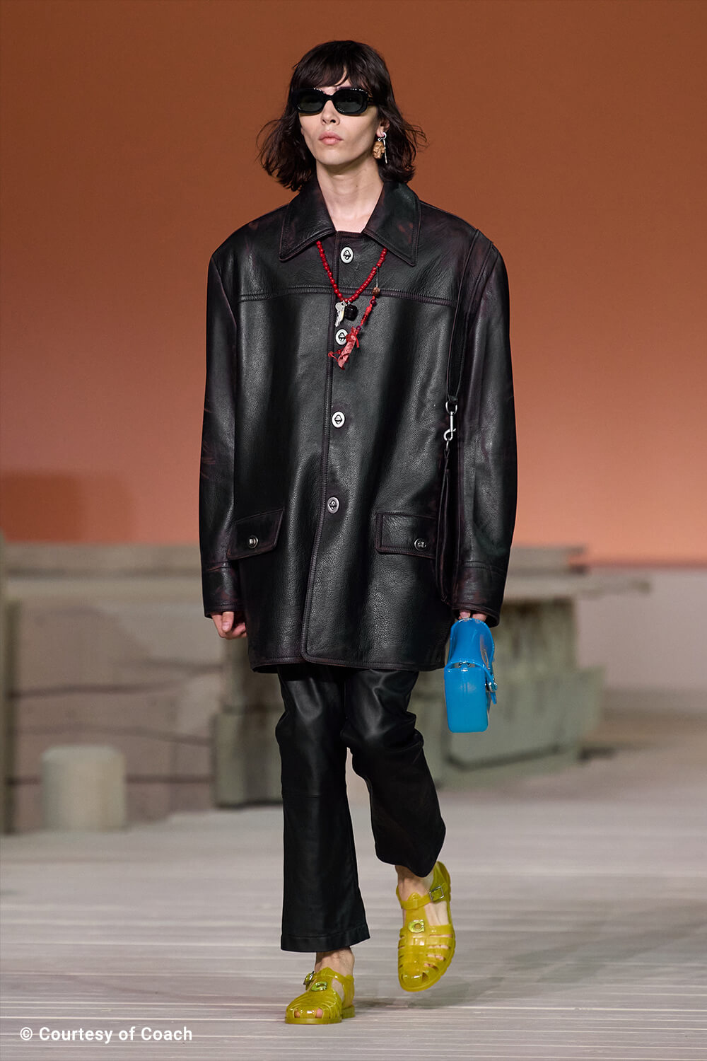 Coach グラハム シグネチャー キャンパス ダイアゴナル ストライププリント 公式】グラハム クロスボディ バッグ・シグネチャー キャンバス