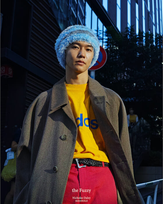 Manhole in Minami Aoyama ordered a special color for Nicholas Daley's classic. This charming hat changes its expression with the winter light.