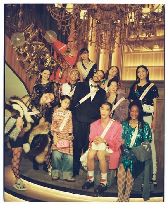 The first collaboration between Dovelet and Marc Jacobs, a brand that is entertaining in every way, is a supreme collaboration.