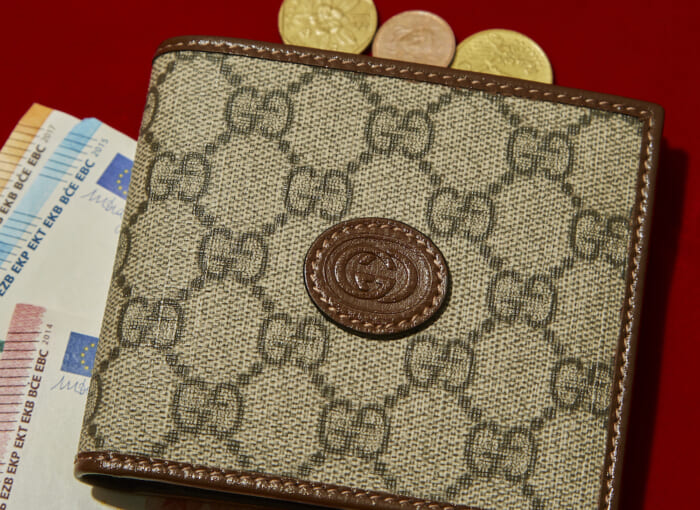 Series "Aspiring Masterpieces" No.279 A Gucci wallet worthy of a classical finish.