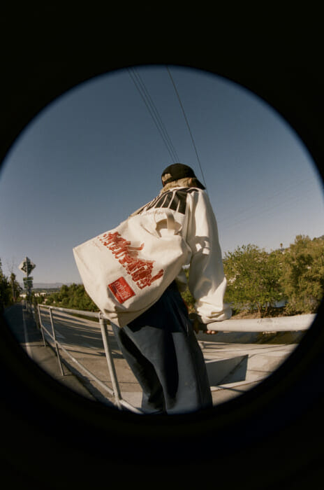 遠近でデザインが変わる⁉︎ マンハッタンポーテージより、ART AWARD 2022の受賞者が手がけたバッグが登場。