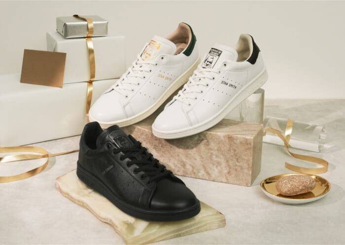 STAN SMITH, a permanent edition, is now available in a premium edition that is even more elegant than usual.